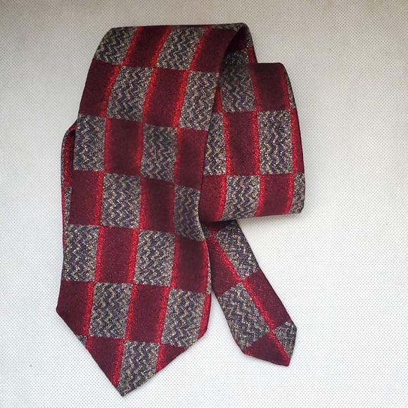 DION COLLECTION TIE - Picture 1 of 11